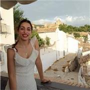 Chica que estudia derecho en la UGR, con ganas de dar clases particulares a niñ@s de primaria y ESO